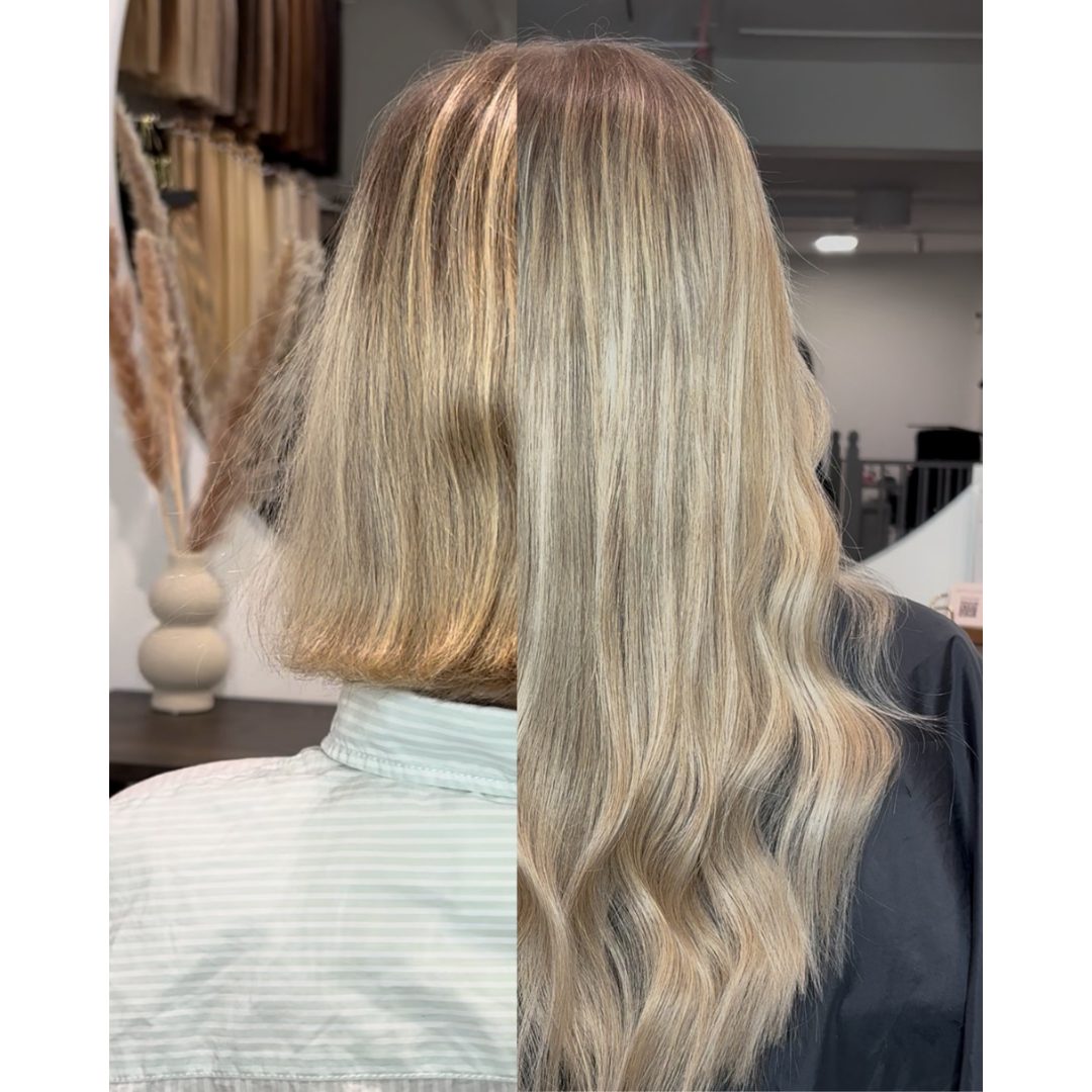 Före och efter hos XoExtensions: kort blont hår med mörk ansats till vänster och långt ljusblont vågigt hår efter 50 gram micro k-tips till höger.
